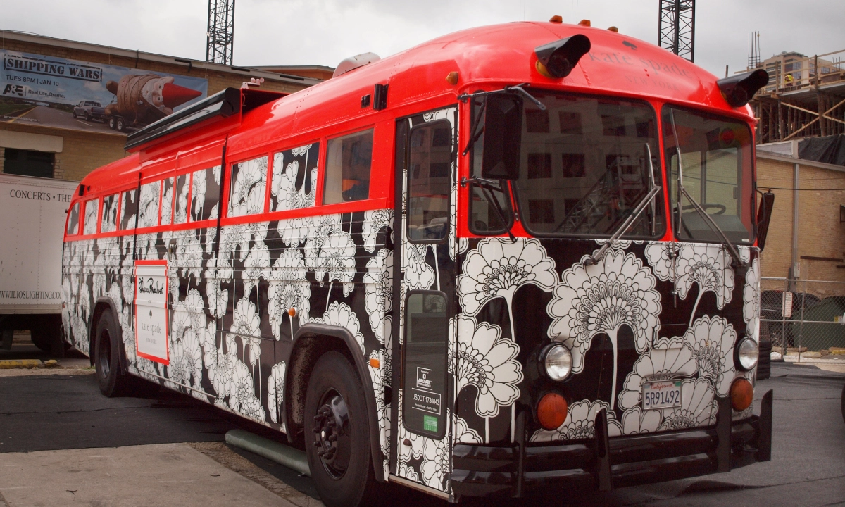 Kate Spade Bus branding